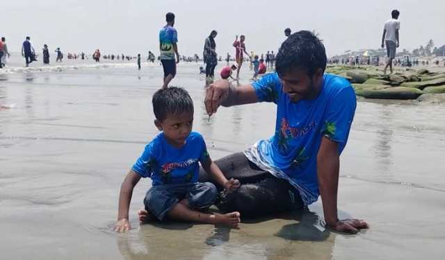 ঈদের আনন্দে প্রাণবন্ত কুয়াকাটা