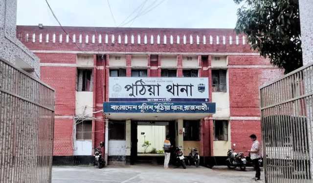 রাজশাহীর পুঠিয়ায় শৌচাগারে নারীর ঝুলন্ত লাশ 