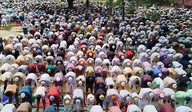 শোলাকিয়ায় সর্বোচ্চ নিরাপত্তায় ঈদের নামাজ আদায়