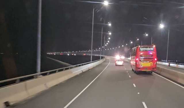 পদ্মা সেতুতে ২৪ ঘণ্টায় ৩ কোটি ৯৯ লাখ টাকা টোল আদায়