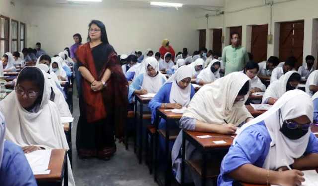 টাঙ্গাইলে প্রথম দিন এইচএসসি পরীক্ষায় অনুপস্থিত ৩০০