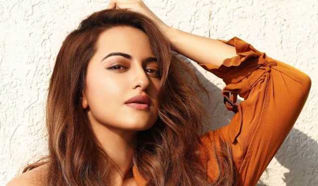 সিনেমাটি ভয় দেখাবে, রোমাঞ্চিতও করবে: সোনাক্ষী