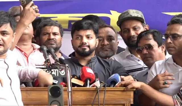 নাগরিক সেবা চালু রেখে আন্দোলন চালিয়ে যাওয়ার ঘোষণা ইশরাকের