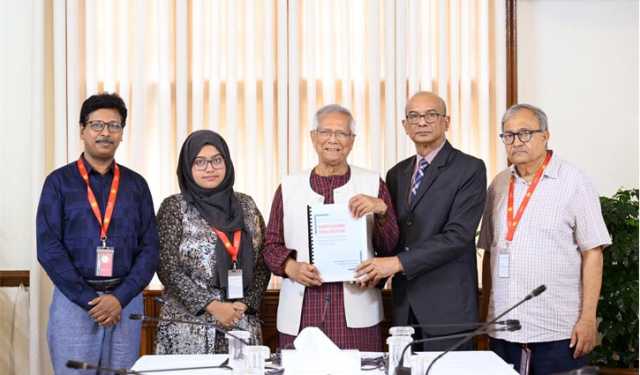 প্রধান উপদেষ্টার কাছে গুম কমিশনের দ্বিতীয় প্রতিবেদন জমা