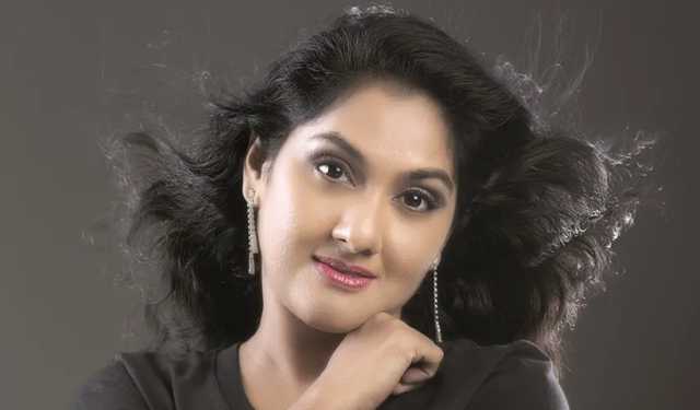 ‘দ্বিতীয় স্বামীর মৃত্যুর পর থেকে লিভ-ইন করছি’