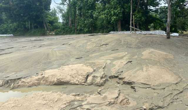 অবৈধভাবে বালু উত্তোলনের দায়ে ৩ জনের কারাদণ্ড