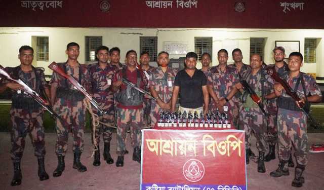 দৌলতপুরে যুবককে হত্যার অভিযোগে গ্রেপ্তার ১