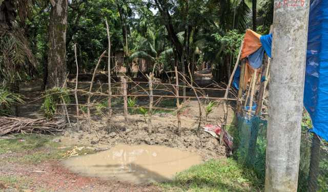 লক্ষ্মীপুরে রাস্তায় বাঁশের বেড়া, গৃহবন্দি ৩৫ পরিবার