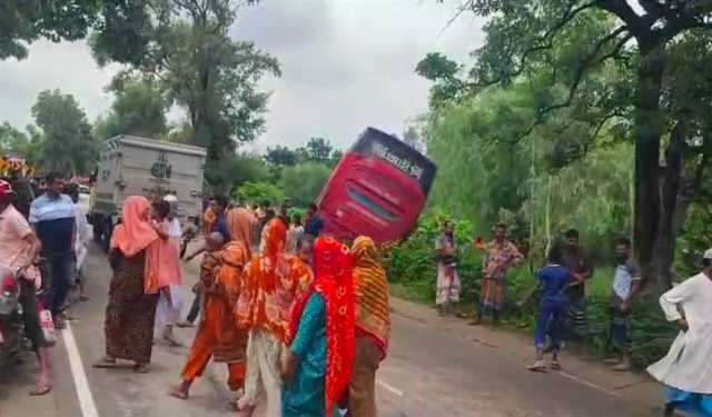 ঠাকুরগাঁওয়ে সড়ক দুর্ঘটনায় বাবা-মেয়ে নিহত