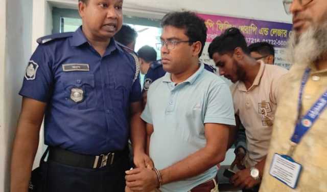 ফিজিওথেরাপিস্ট হয়ে ডাক্তার পরিচয় দেওয়ায় জেল-জরিমানা