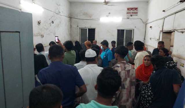 নরসিংদীতে বিএনপি-ছাত্রদল সংঘর্ষ, গুলিবিদ্ধসহ আহত ৩