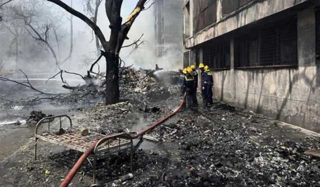 ভারতে ২৪২ আরোহী নিয়ে বিমান বিধ্বস্ত, ঘটনাস্থলের চিত্র