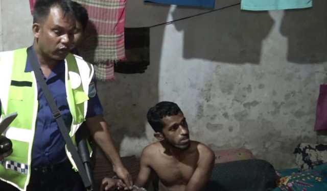ভিক্ষা না ছাড়ায় বাবাকে হত্যা, ছেলে আটক