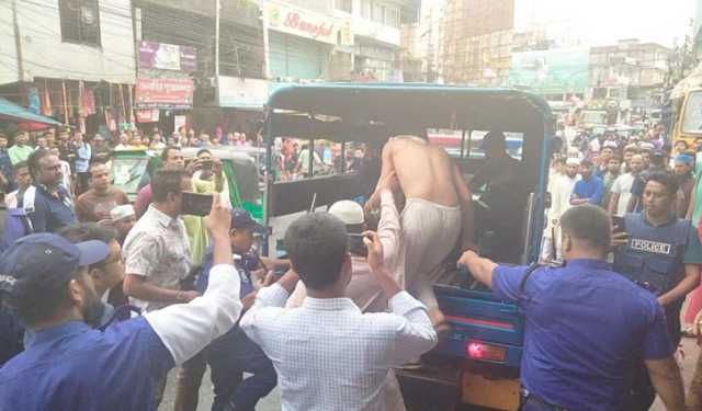 রাঙামাটিতে ছাত্রলীগ নেতাকে পিটিয়ে পুলিশে সোপর্দ