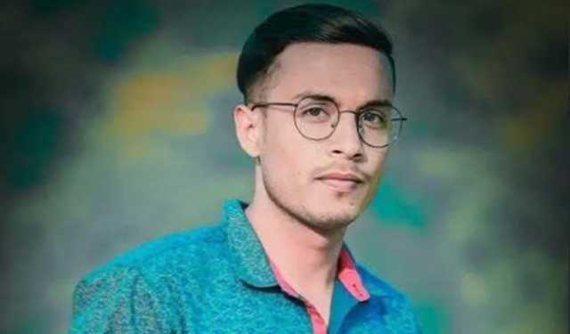 ফ্রিজের তারে কোদালের কোপ লেগে বিদ্যুৎস্পৃষ্ট হয়ে মৃত্যু