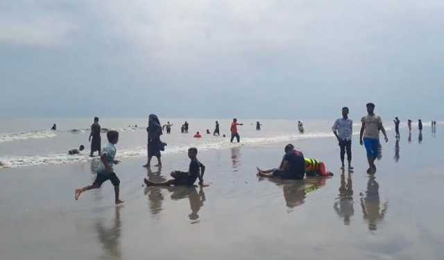 কাঙ্ক্ষিত পর্যটক নেই কুয়াকাটায়