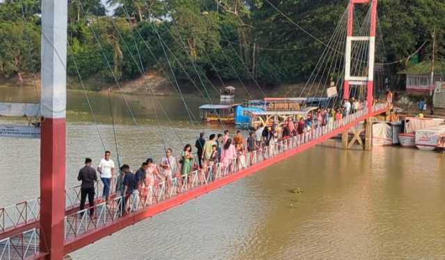দর্শণার্থীদের পদভারে মুখর রাঙামাটি
