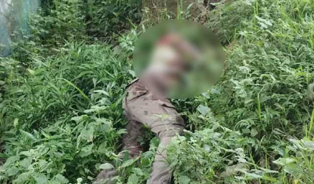 সড়কের পাশে পড়ে ছিল যুবকের গলাকাটা মরদেহ