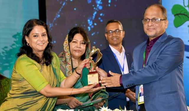 বৃক্ষরোপণ পরিবেশ ও বন্যপ্রাণী সংরক্ষণে জাতীয় পুরস্কার পে‌লেন যার