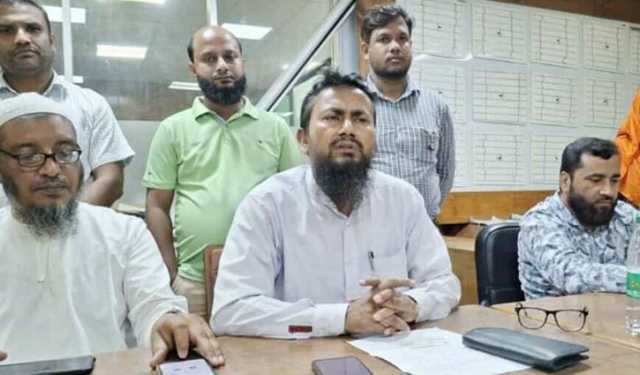 একপক্ষ তালা ভেঙে সমবায় সমিতির অফিস দখল করেছে: বাদিউল কবির