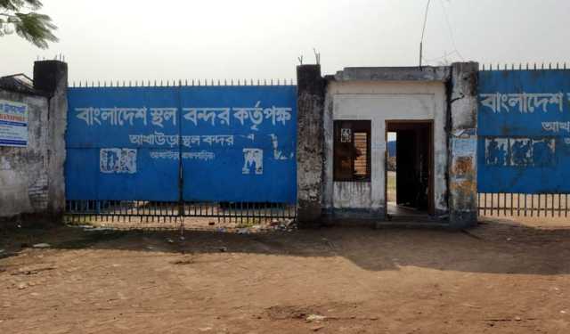 ‘কমপ্লিট শাটডাউনে’ আখাউড়া দিয়ে ভারতে গেল ২৬ পণ্যবাহী ট্রাক