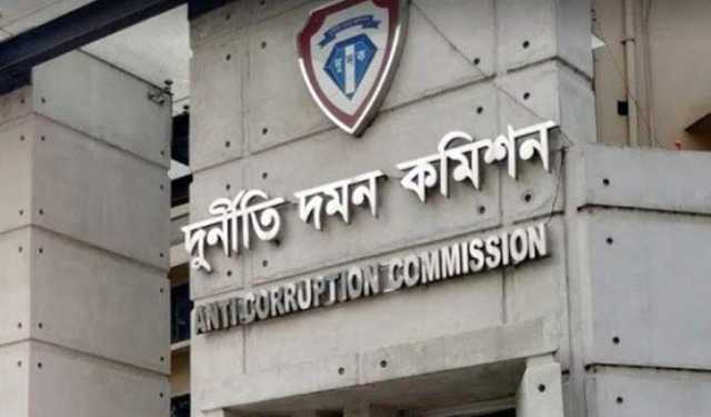 দুদ‌কের চা‌য়ের বিল এক লাখ টাকা: প্রতারক চক্রের মূল হোতাসহ গ্রেপ্তার ৪