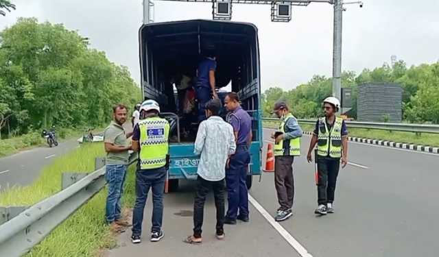 মাদারীপুরে পৃথক সড়ক দুর্ঘটনায় নিহত ২