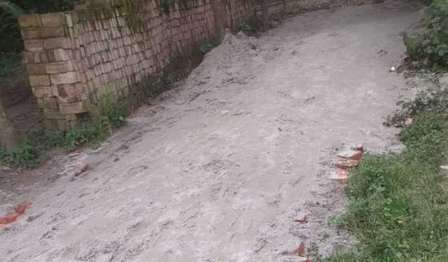 নাটোরে রাস্তা নির্মাণ নিয়ে সংঘর্ষে এনসিপি নেতাসহ আহত ৫