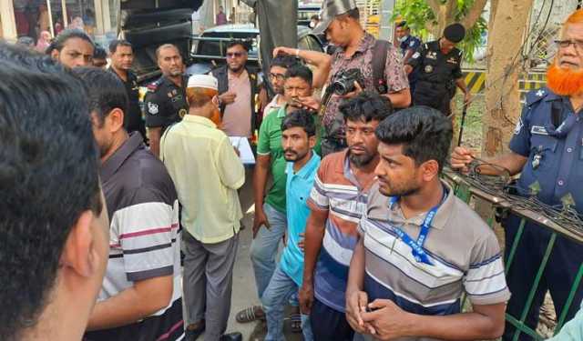 কুমিল্লায় হাসপাতালে ১১ দালাল গ্রেপ্তার