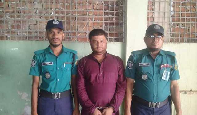 চট্টগ্রামে সাবেক ইউপি চেয়ারম্যান আসলাম মির্জা গ্রেপ্তার