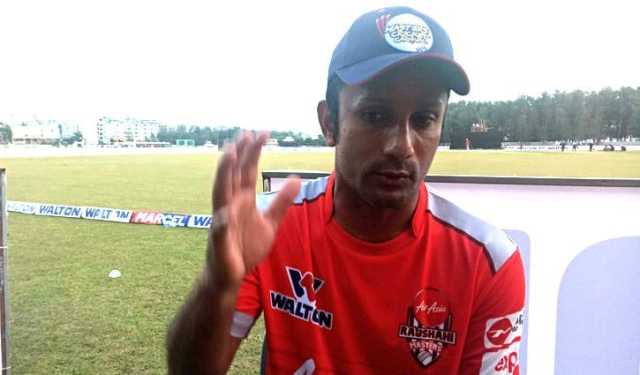 দুর্জয়ের পথে হাঁটলেন না পাইলট