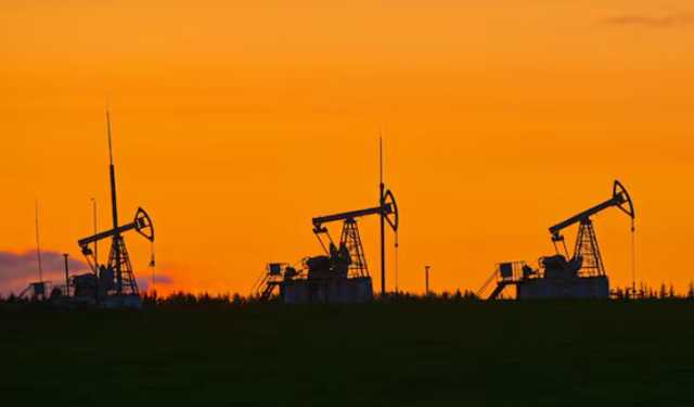 তেলের দাম বেড়েছে ৫ শতাংশ