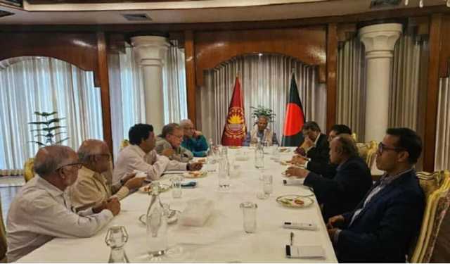 গণভোট নিয়ে ‘ক্রসরোডে’ সরকার