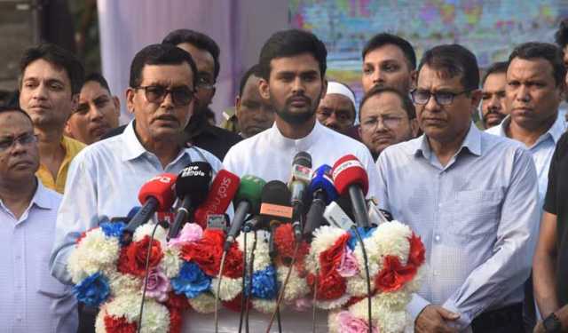 জুলাই ইতিহাসকে গুরুত্ব দিয়ে স্মৃতিস্তম্ভ নির্মাণ হচ্ছে: উপদেষ্টা