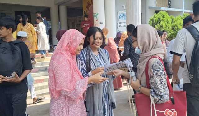 চাকসু: শেষদিনে জমে উঠেছে নির্বাচনী প্রচার