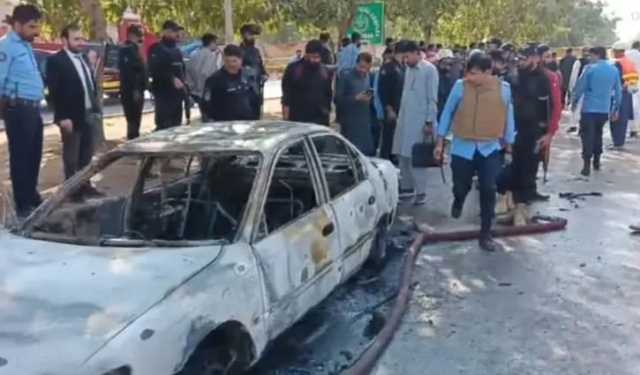 পাকিস্তানে আদালতের সামনে বোমা বিস্ফোরণে নিহত ১২