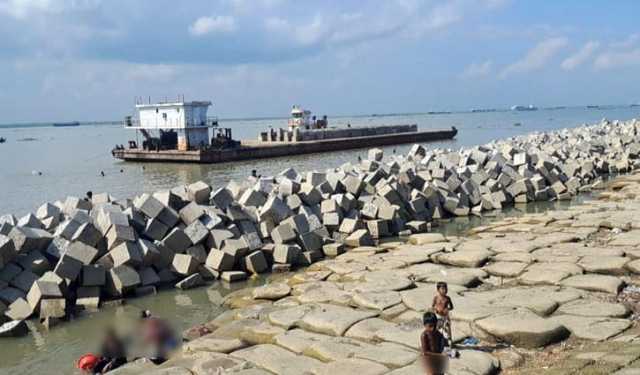 চাঁদপুর শহর পুনর্বাসন প্রকল্পে ধীরগতি, ব্লক নিয়ে ভোগান্তি