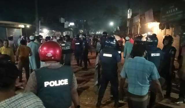 শিশুদের ঝগড়া থেকে বড়দের সংঘর্ষ, আহত ৫০