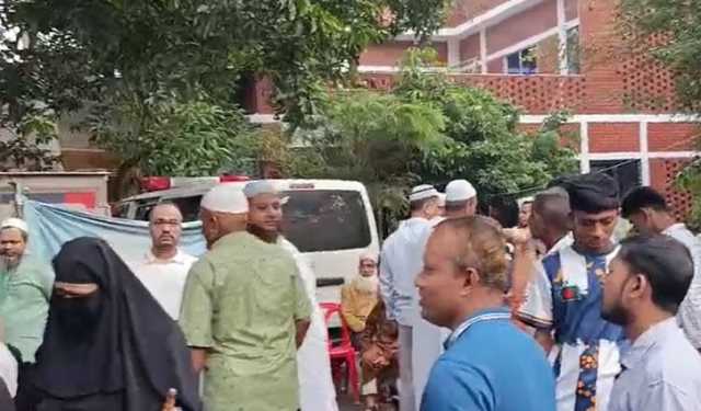 কক্সবাজারে বেড়াতে গিয়ে নিহত ৫ নারীর দাফন সম্পন্ন