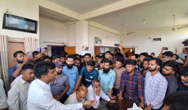 গবি রেজিস্টারের ফেরা নিয়ে দুই গ্রুপে উত্তেজনা