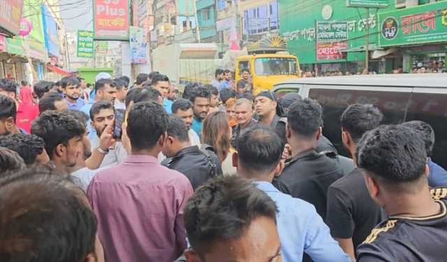 গাজীপুরে ভ্রাম্যমাণ আদালতের অভিযানে গিয়ে অবরুদ্ধ র‌্যাব