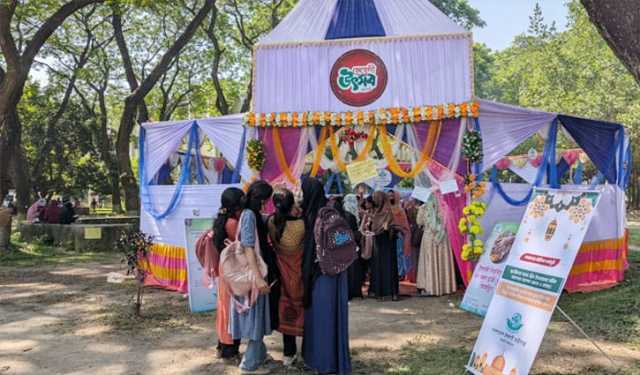 মেহেদি উৎসবের মাধ্যমে ইবিতে প্রকাশ্যে এল ছাত্রী সংস্থা
