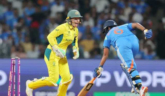 ৬৭৯ রানের ম্যাচে চ্যাম্পিয়ন অস্ট্রেলিয়াকে হারিয়ে ফাইনালে ভারত