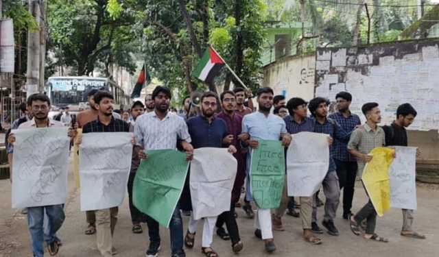 শহিদুল আলমের মুক্তির দাবিতে জবি শিক্ষার্থীদের বিক্ষোভ