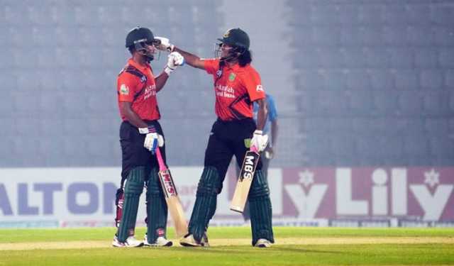 অভিষেক ঝড়ে খুলনা ফাইনালে