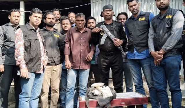 ধামরাইয়ে কোটি টাকা মূল্যের হেরোইনসহ গ্রেপ্তার ১