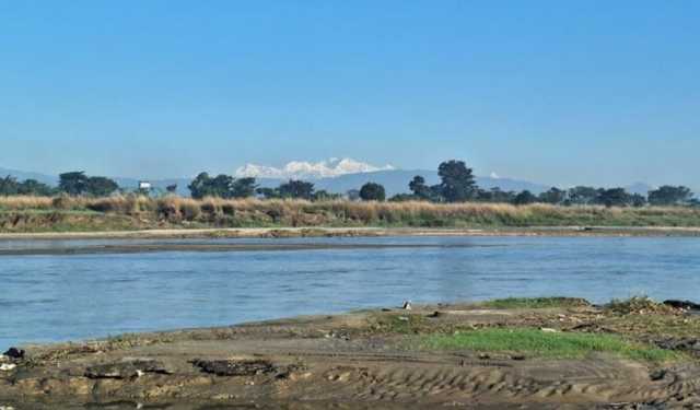 মেঘমুক্ত আকাশে উঁকি দিল কাঞ্চনজঙ্ঘা