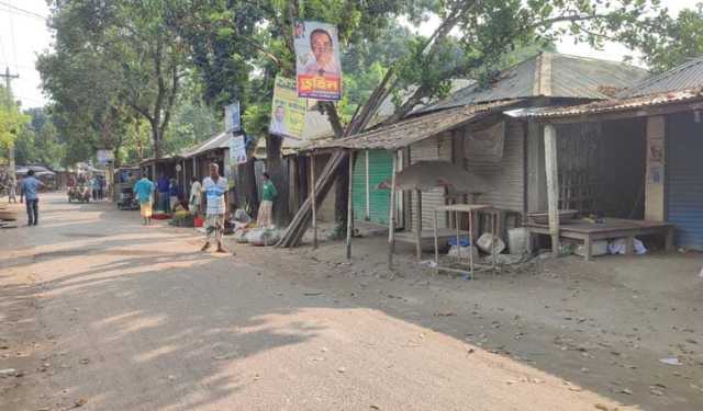 ১৬ দিন ধরে বন্ধ আটলংকা বাজারের ২০টি দোকান