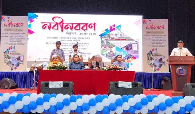 নবীনদের বরণ করে নিল রাজশাহী বিশ্ববিদ্যালয়
