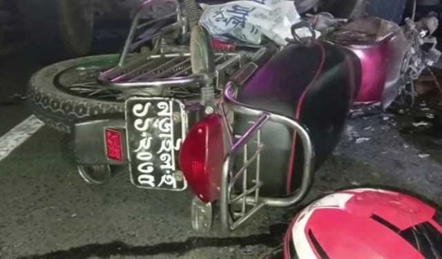 গোপালগঞ্জে দাঁড়িয়ে থাকা ট্রাকে মোটরসাইকেলের ধাক্কা, নিহত ২